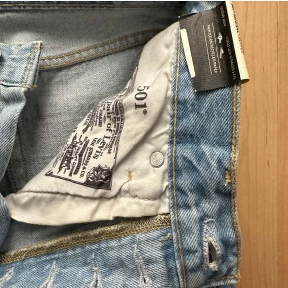 BNWT- Levi’s Premium 501 Original Cropped Light Wash Jeans (25/28) - Picture 6 of 12